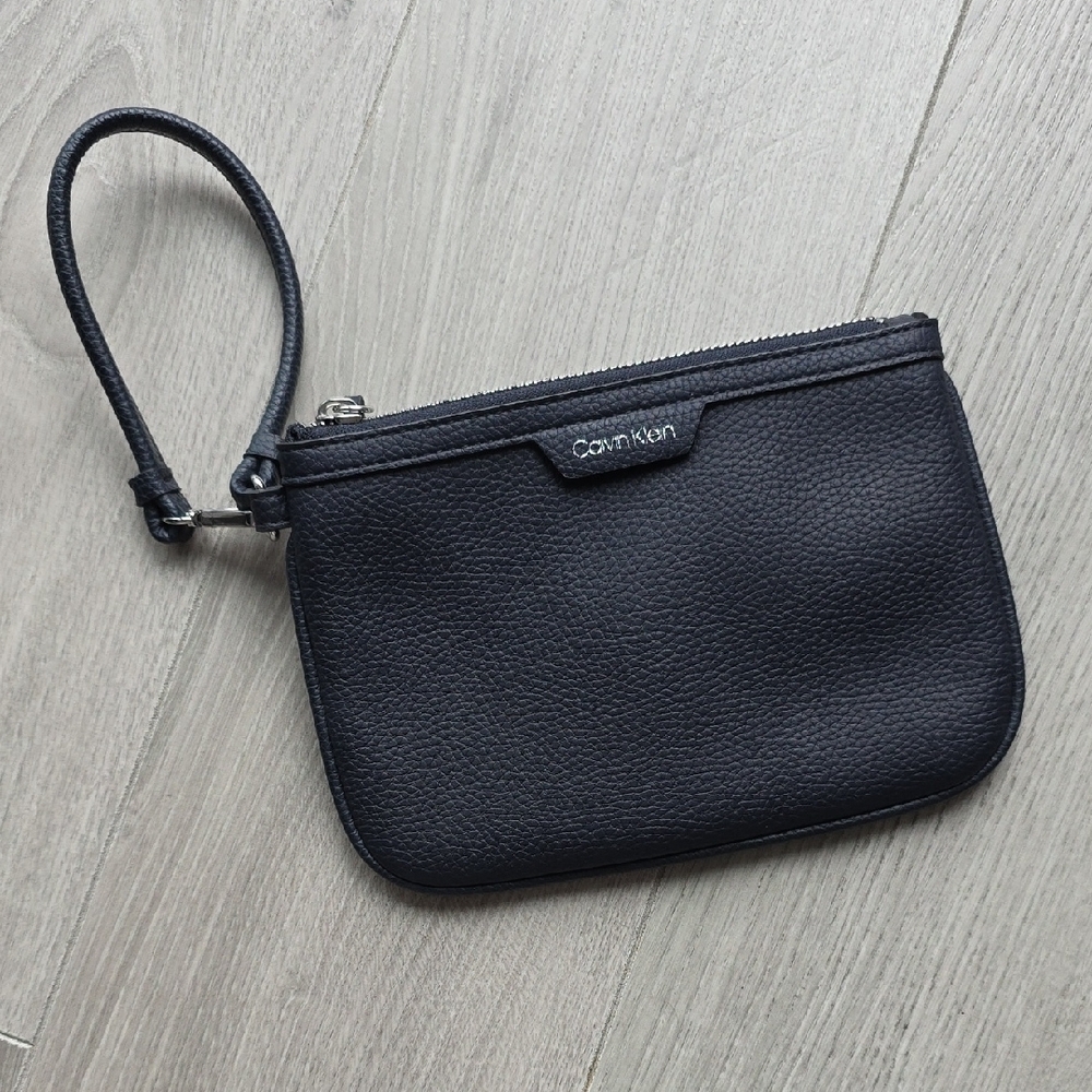 NWOT - Calvin Klein Navy Wristlet